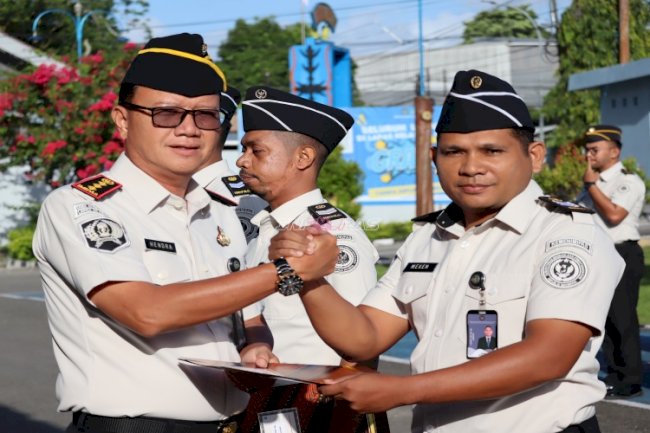 Lapas Ambon Apresiasi Dedikasi, Tiga Petugas Terima Penghargaan Teladan Periode Maret–Mei