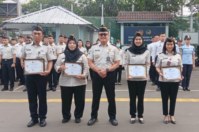 Gagalkan Dua Kali Penyelundupan Narkoba, Empat Pegawai Rutan Jakarta Pusat Terima Penghargaan