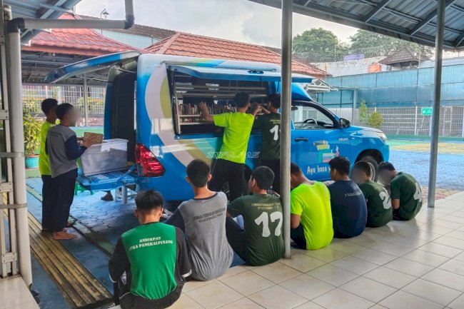 Menembus Dinding Jeruji, Antusiasme Anak Binaan LPKA Pangkalpinang Lahap Buku di Perpustakaan Keliling