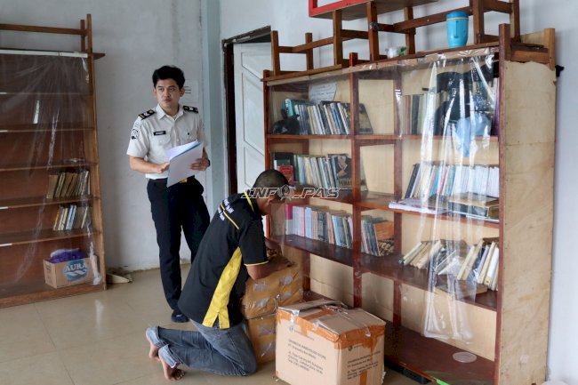 Ratusan Buku Baru Hadir, Pojok Baca Lapas Batulicin Kian Semarak dengan Literasi