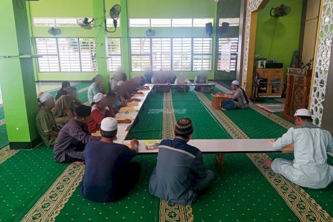 Selawat Dalail Khairat dan Pengajian Fikih Perkuat Pembinaan Lapas Narkotika Karang Intan