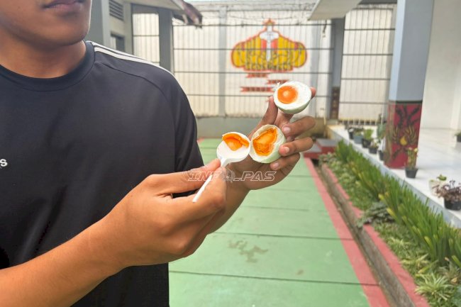 Rutan Rantau Libatkan Konsumen Evaluasi Kualitas Telur Asin Rura