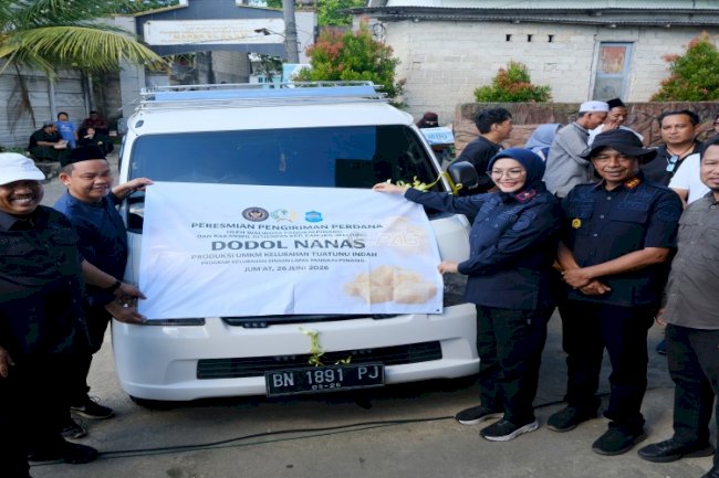 Kakanwil Ditjenpas Kep. Babel Apresiasi Pengiriman Perdana Produk Dodol Nanas dan Serahkan Bantuan Rumah Layak Huni