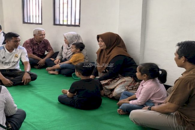 Kunjungan Khusus Harganas, Suasana Haru Selimuti Lapas Wahai