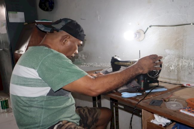 Warga Binaan Lapas Ambon Asah Keterampilan lewat Permak Pakaian