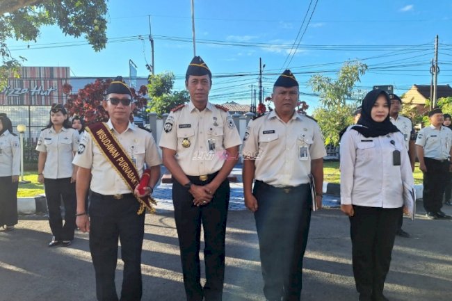 Lapas Kuningan Lepas Petugas Purnabakti dan Berikan Penghargaan kepada Petugas Berprestasi
