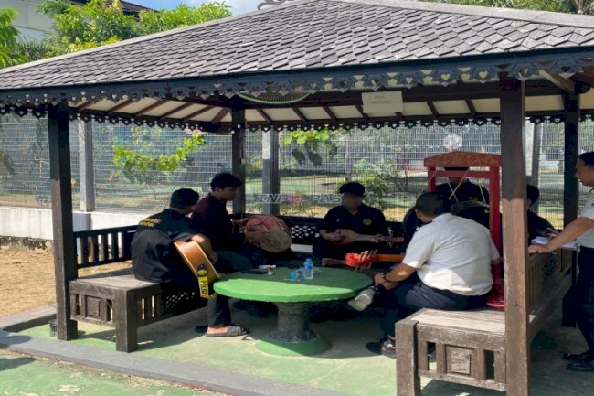 Lestarikan Budaya Banua, Anak Binaan LPKA Martapura Belajar Musik Tradisional bersama Sanggar Alfattah Martapura