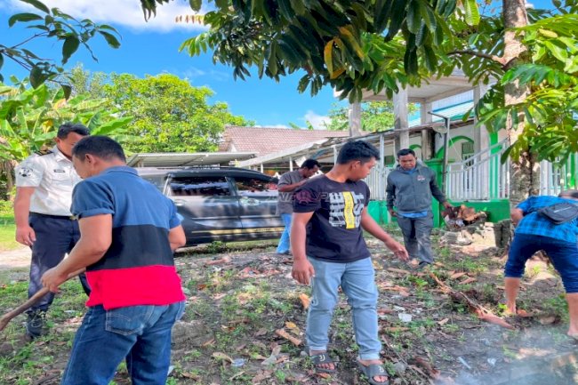 Implementasi "Bapas Peduli", Bapas Pangkalan Bun Bersihkan Musala Ar-Rohmah