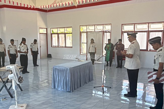 Perkuat Organisasi, Kalapas Namlea Lantik Dua Pejabat Eselon V