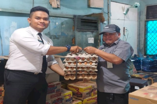 Lapas Banjarmasin Distribusikan 150 Telur Hasil Budidaya Warga Binaan ke Koperasi Lapas