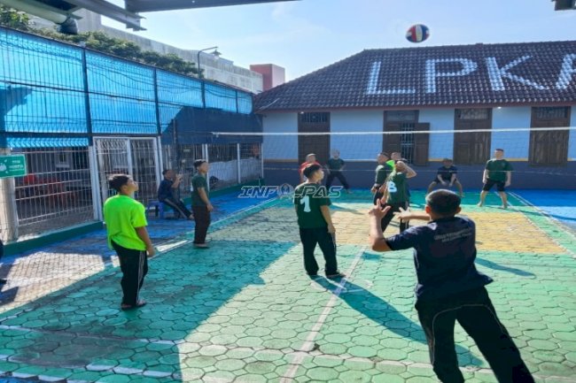 Gelorakan Semangat Sehat, Anak Binaan LPKA Pangkalpinang Asah Kekompakan lewat Voli