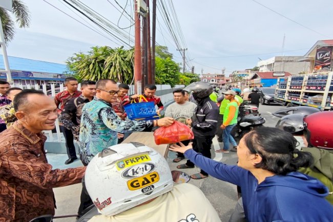 Jumat Berkah dan Kasih, Lapas Pekanbaru Bagikan Sembako kepada Masyarakat