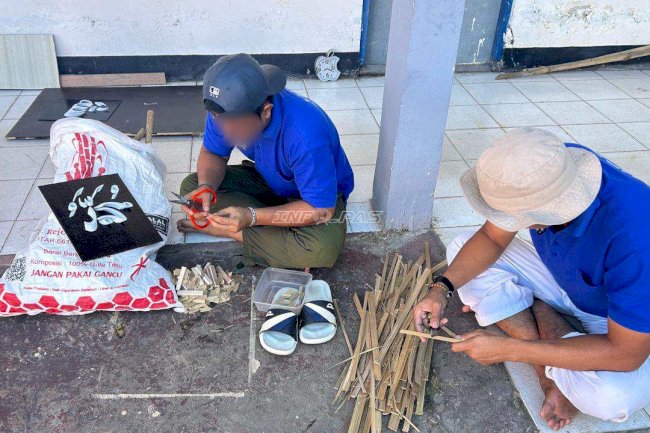 Rutan Marabahan Pasarkan Kaligrafi Islami Hasil Pembinaan Kemandirian Warga Binaan
