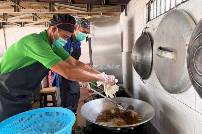 Diminati Pembeli, Rutan Rantau Kembali Produksi Keripik Singkong RuRa