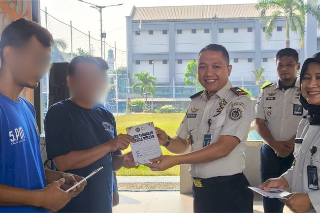 Dukung Ketahanan Pangan, Puluhan Warga Binaan Lapas Cipinang Terima Premi Hasil Kerja