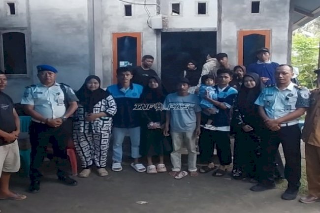 Penuhi Hak Kemanusiaan, Lapas Luwuk Fasilitasi Warga Binaan Hadiri Pemakaman Orang Tua