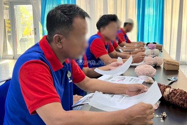 Kolaborasi dengan Rumah Kreatif Alisa, Lapas Banjarmasin Gelar Pelatihan Tas Kanvas Rajut