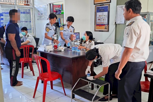Buktikan Komitmen Zero Narkoba, Lapas Tabanan Tes Urine Petugas dan Warga Binaan