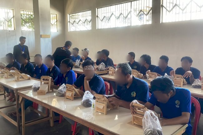 Lapas Semarang Gandeng PT Kesongo Jaya Nusantara Latih Warga Binaan Linting Rokok