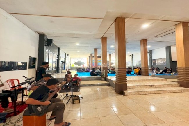 Alunan Musik Diamond Band Lapas Narkotika Karang Intan Hadirkan Keceriaan di Momen Kunjungan Warga Binaan