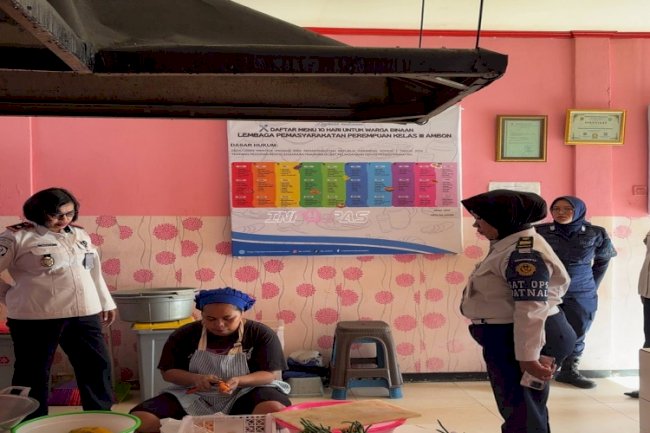 Kalapas Perempuan Ambon Cek Langsung Dapur Lapas, Pastikan Standar Pengolahan Makanan Terpenuhi
