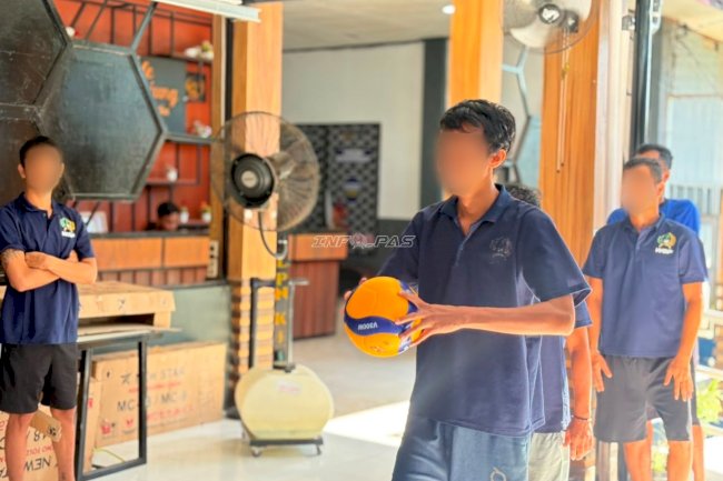 Warga Binaan Lapas Narkotika Karang Intan Antusias Ikuti Pembelajaran PJOK