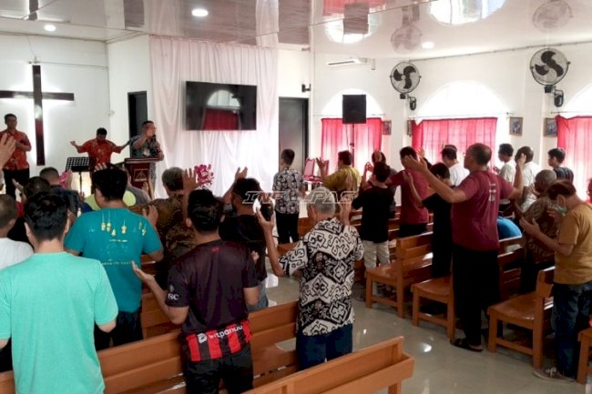 Lapas Kelas I Tangerang Fasilitasi Ibadah Warga Biaan Kristen bersama Yabes Ministry 