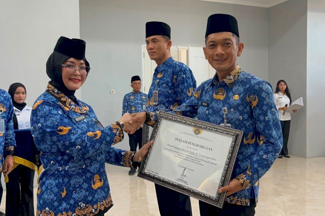 Raih IKPA 100 Persen, Bapas Tanjungpandan Terima Penghargaan Kakanwil Ditjenpas Babel