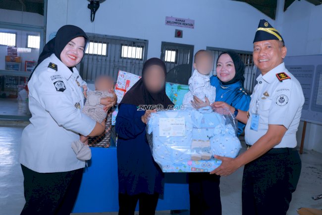 Terima Kunjungan Kakanwil, Rutan Perempuan Surabaya Tampilan Pemenuhan Hak Anak dan Pembinaan