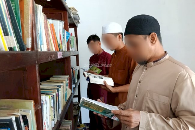 Lapas Tanjung Tingkatkan Wawasan Santri Melalui Program Literasi di Perpustakaan