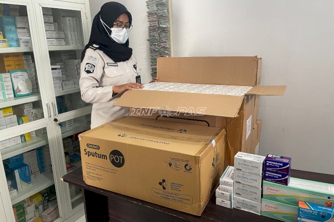 Perkuat Layanan Kesehatan, Rutan Perempuan Surabaya Terima Bantuan Obat dari Dinkes Sidoarjo