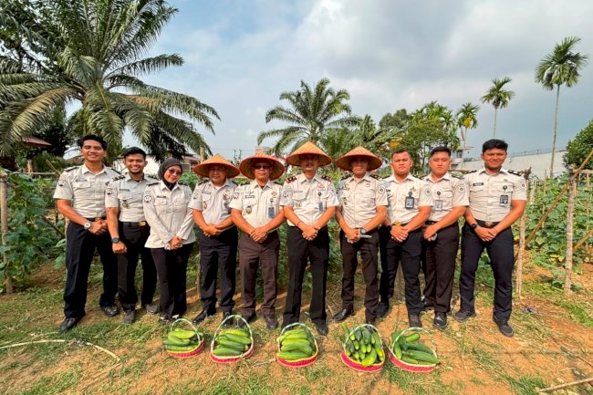 Lapas Muara Tebo Panen 39 Kg Mentimun Hasil Pembinaan