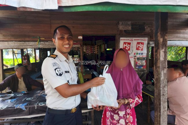 Lapas Amuntai Salurkan Bantuan Sosial bagi Warga Kurang Mampu