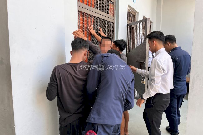 Perkuat Stabilitas Keamanan, Lapas Batulicin Gencarkan Razia Blok Hunian