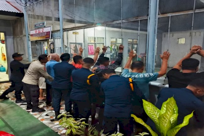 Lapas Wahai dan Polsek Wahai Jaga Kondusivitas Kamar Hunian lewat Razia Humanis 