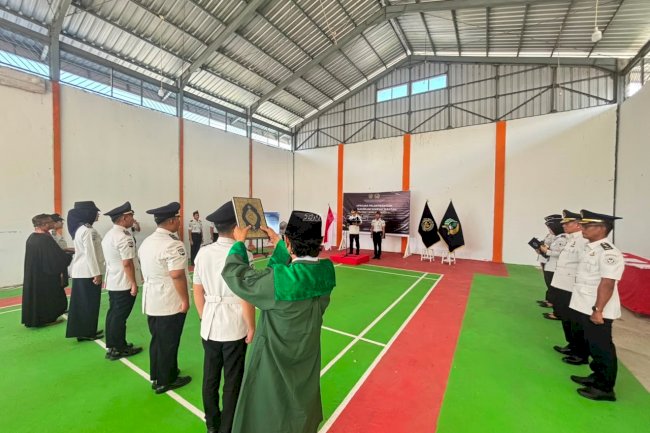 Tegaskan Integritas Aparatur, Kakanwil Ditjenpas Sulbar Lantik Pejabat Fungsional dan Nonmanajerial
