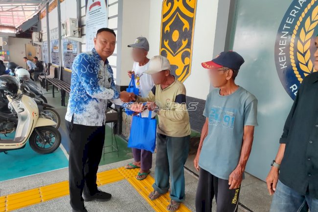 Wujudk Kepedulian Sosial, Rutan Kandangan Salurkan Bantuan kepada Masyarakat