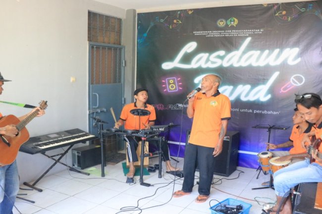 Lapas Pemuda Madiun Kembangkan Bakat Musik Warga Binaan melalui Lasdaun Band