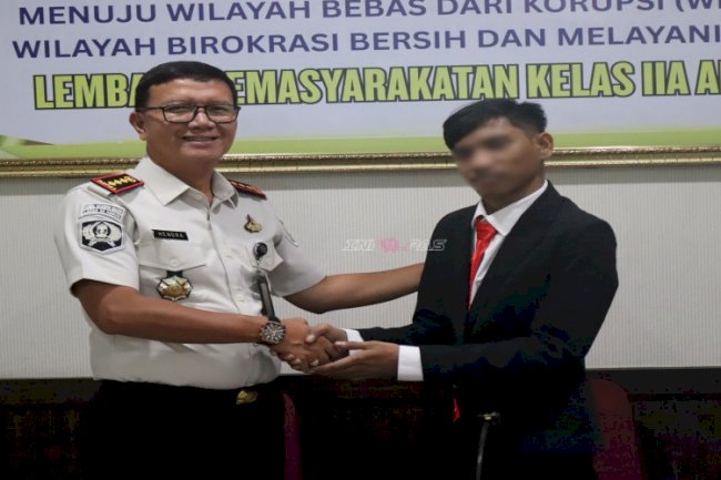 Keterbatasan Ruang Bukan Halangan, Warga Binaan Lapas Ambon Sukses Raih Gelar Sarjana