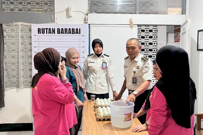 Rutan Barabai Bekali Warga Binaan Perempuan dengan Pelatihan Pembuatan Telur Asin