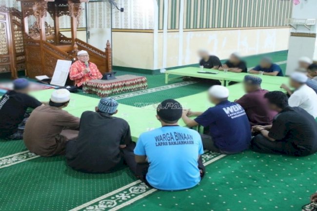 Warga Binaan Lapas Banjarmasin Perdalam Tata Cara Ibadah Umrah bersama Kemenag Kota Banjarmasin