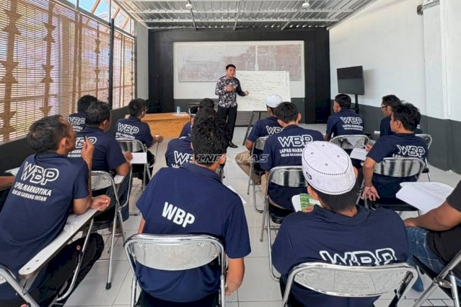 Warga Binaan Lapas Narkotika Karang Intan Tingkatkan Pengetahuan melalui Pendidikan Paket C