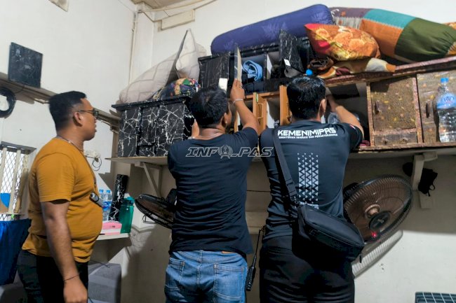 Deteksi Dini Gangguan Kamtib, Lapas Narkotika Pangkalpinang Geledah Kamar Hunian