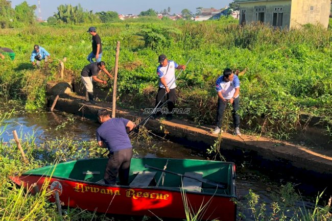 Bapas Banjarmasin Libatkan Klien dalam Kerja Bakti bersama Masyarakat