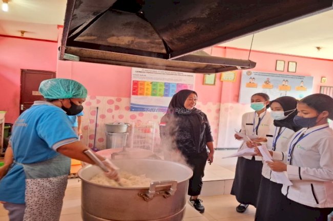 Lapas Perempuan Ambon Tunjukkan Tata Kelola Dapur Mahina kepada Mahasiswa Gizi Poltekkes Kemenkes Maluku
