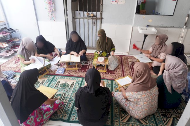 Pengajian Rutin Perkuat Pembinaan Kepribadian Warga Binaan Wanita di Rutan Tanjung