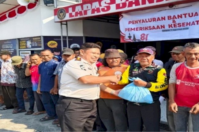 Semarak HUT Ke-81 RI, Lapas Banjarmasin Salurkan Bantuan Sosial dan Gelar Pemeriksaan Kesehatan Gratis
