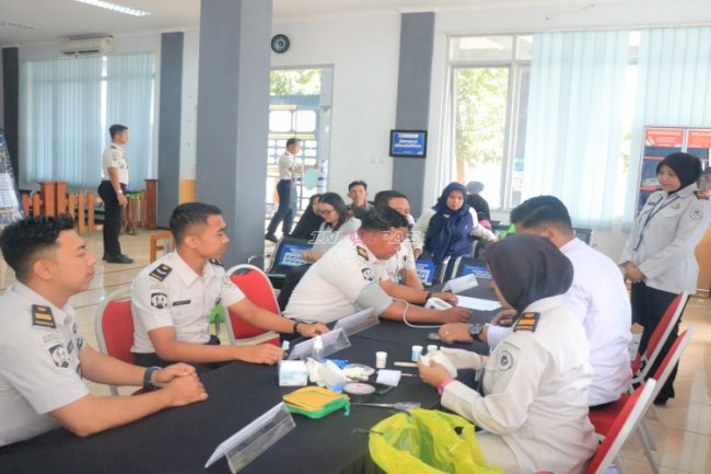 Semarak HUT Ke-81 RI, Lapas Pemuda Madiun Gelar Cek Kesehatan Gratis bagi Petugas dan Keluarga Warga Binaan
