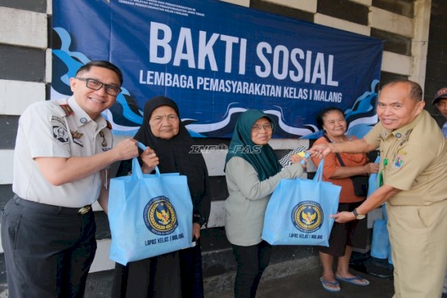 Semarak HUT Ke-81 RI, Lapas Kelas I Malang Salurkan Bansos dan Bersihkan TPU 