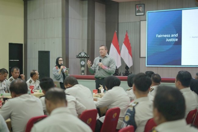 Dari Ruang Diskusi hingga Area Pembinaan, Lapas Kelas I Surabaya Sambut Kunjungan ICITAP